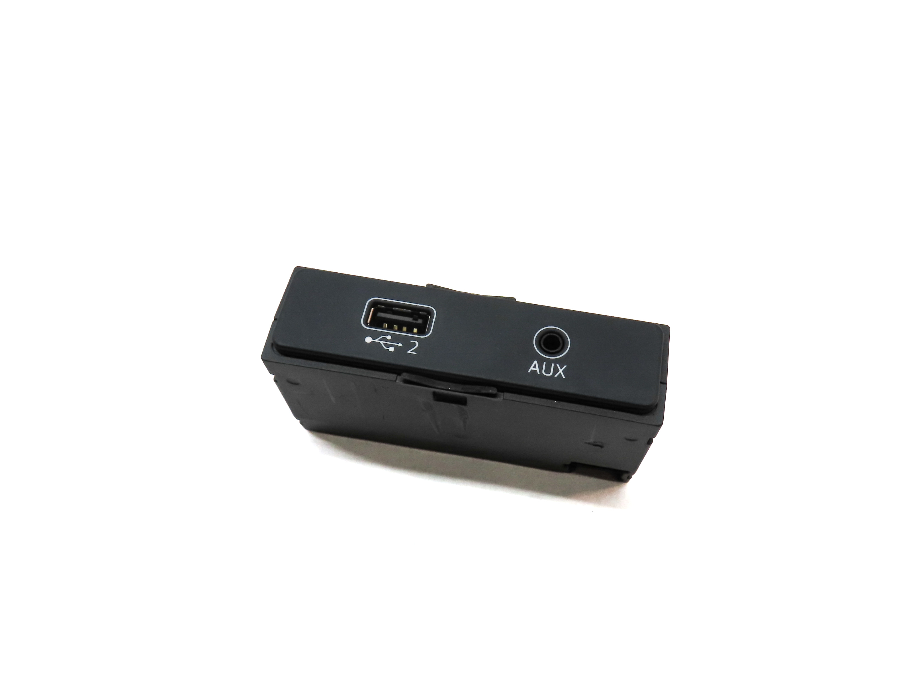 2018 AUDI A4 (B9 8W) AUXILIARY AUX USB JACK PLUG IN PANEL — exact item pictured